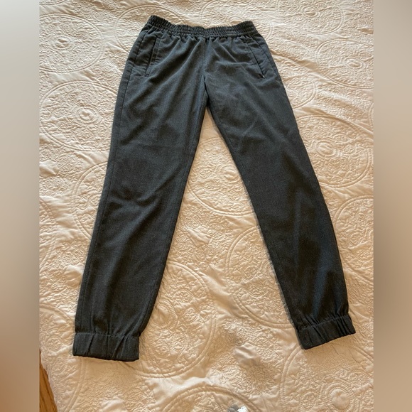Banana Republic Gray jogger style pull on dress pants! EUC - Picture 5 of 10
